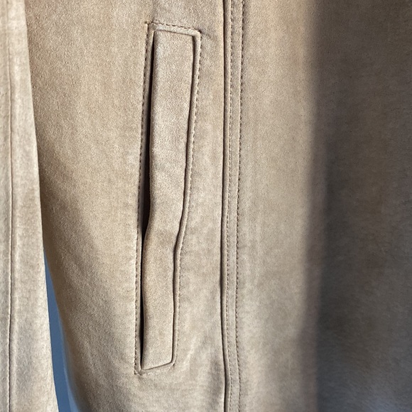Bernardo suede leather jacket tan size M. - Picture 5 of 6